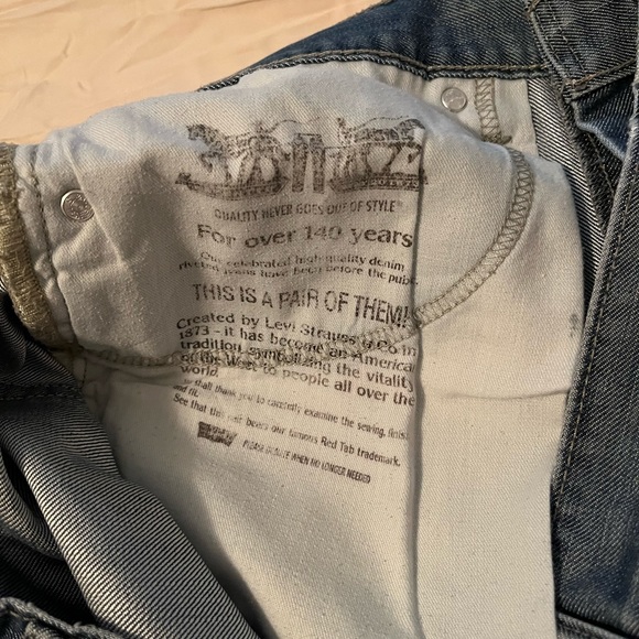Levi Jeans - Picture 2 of 4